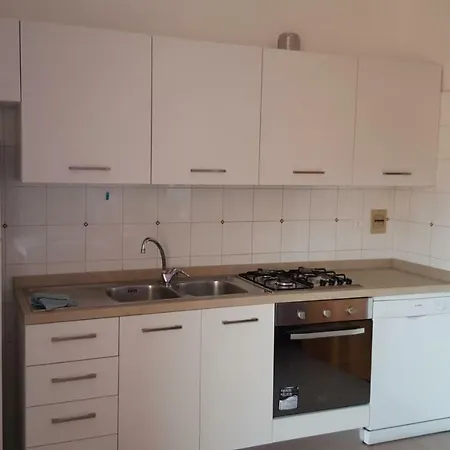 5 Piazza Maglione * Diano Marina